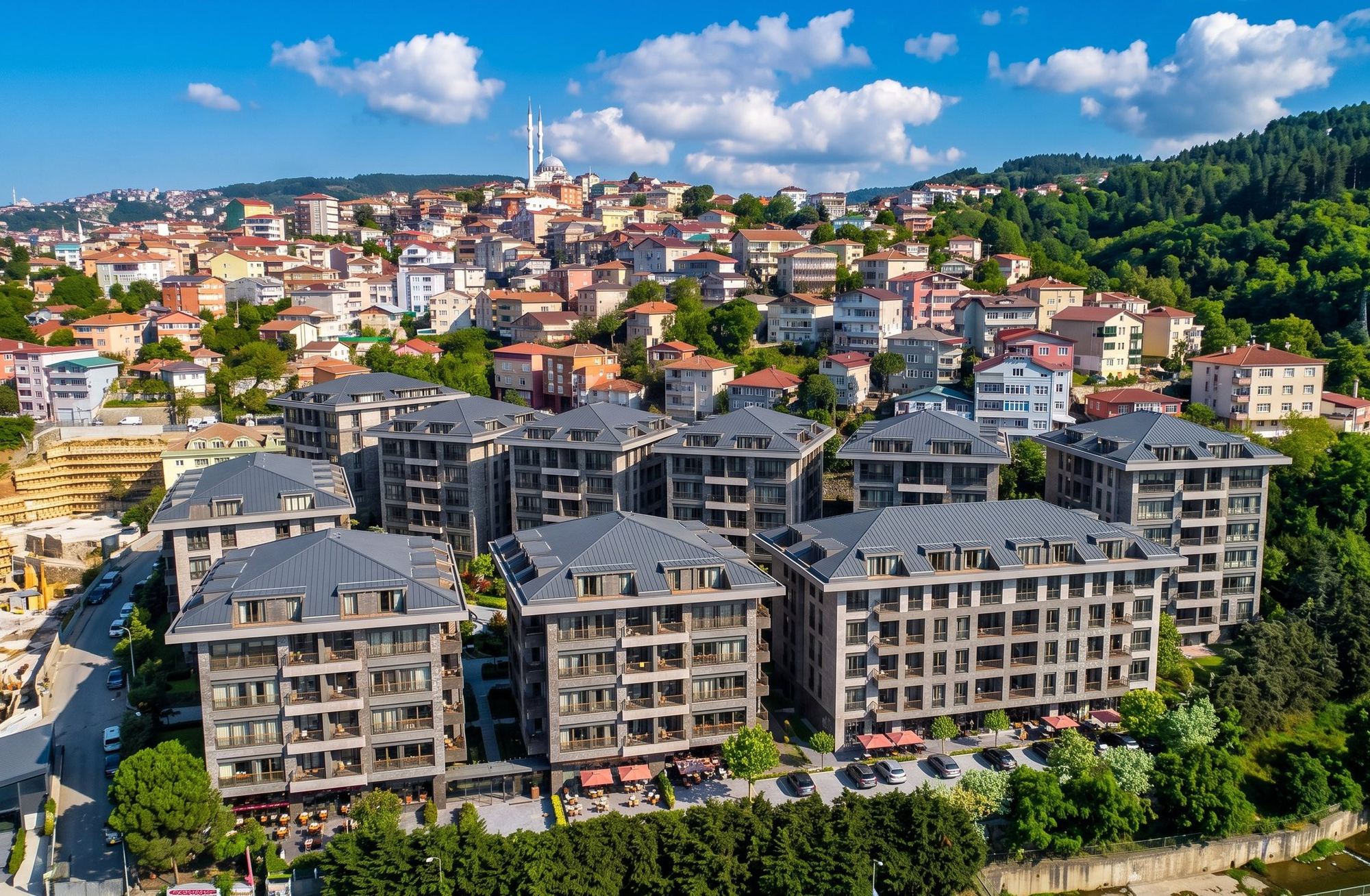 SEBA Çubuklu’nun 10 bloğunun ve peyzajlı avlularının havadan temsili görünümü
